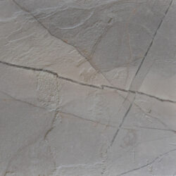 piano tavolo in HPL effetto marmo con sfumature che vanno dal grigio al celestino