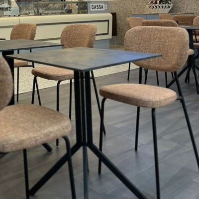 base in ferro nera per ristorante